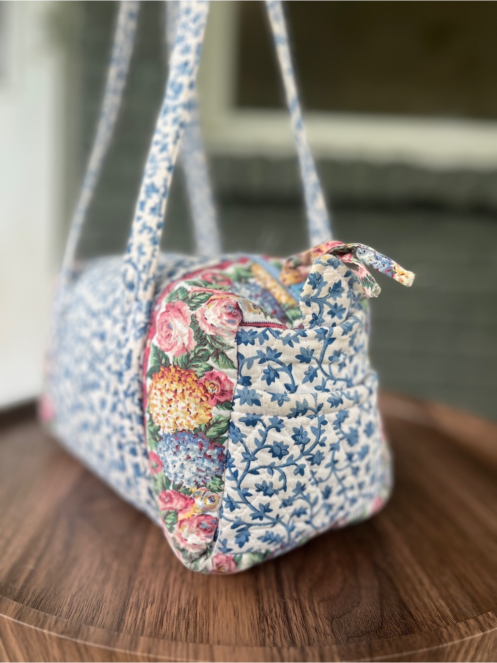 Vera Bradley Delft 100 handbag - Picture 2 of 13